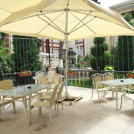 Deluxe Hotel Gandża Zewnętrze zdjęcie