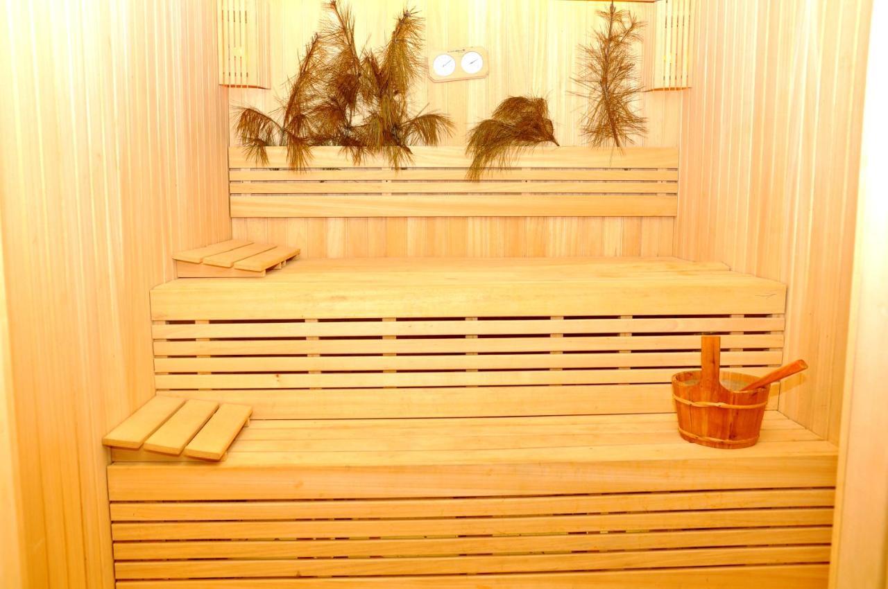 Deluxe Hotel Gandża Zewnętrze zdjęcie