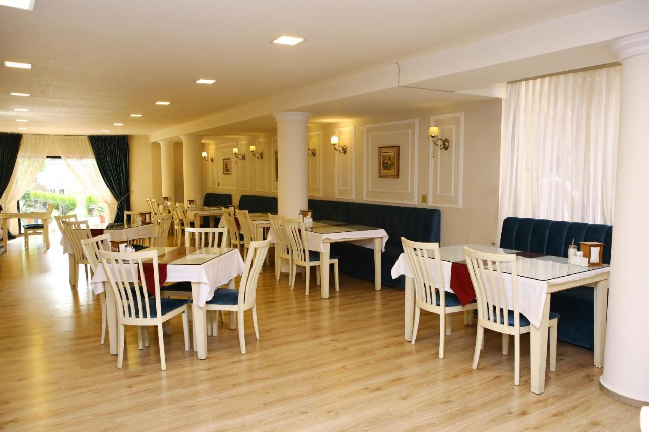 Deluxe Hotel Gandża Zewnętrze zdjęcie