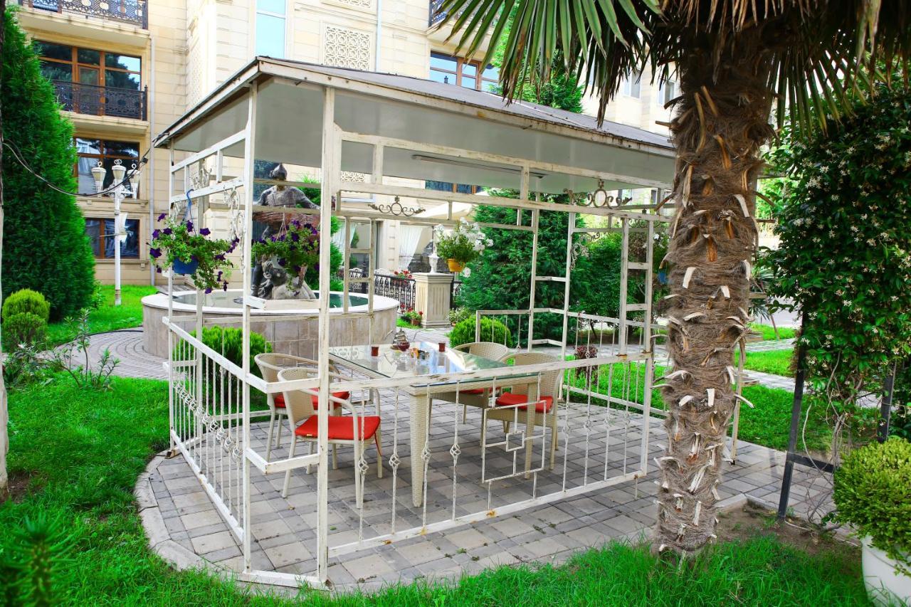 Deluxe Hotel Gandża Zewnętrze zdjęcie