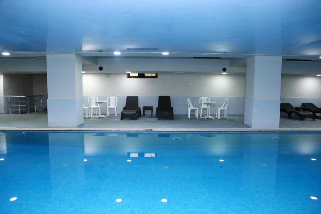Deluxe Hotel Gandża Zewnętrze zdjęcie