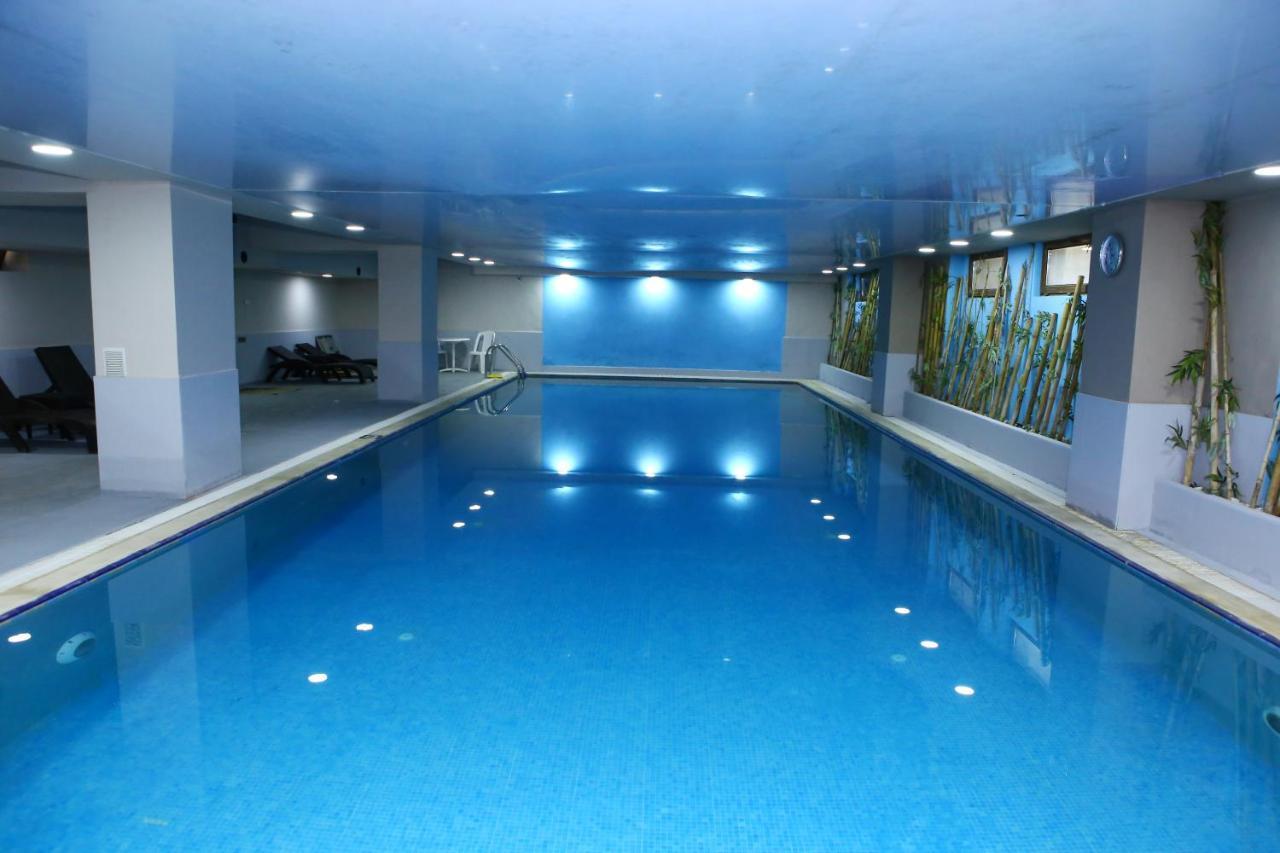 Deluxe Hotel Gandża Zewnętrze zdjęcie