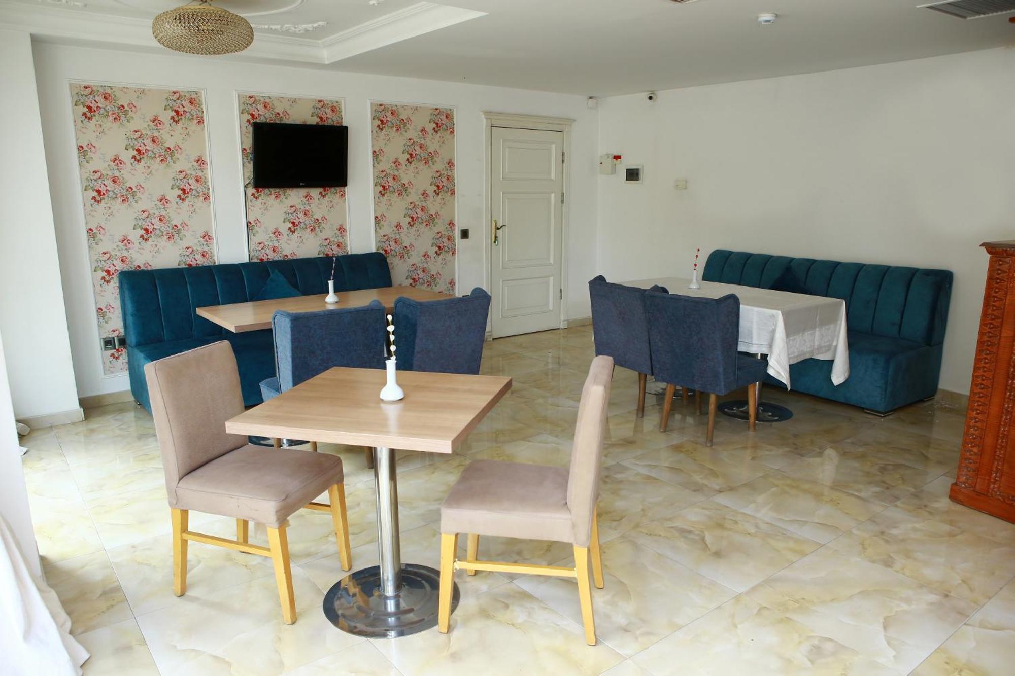Deluxe Hotel Gandża Zewnętrze zdjęcie