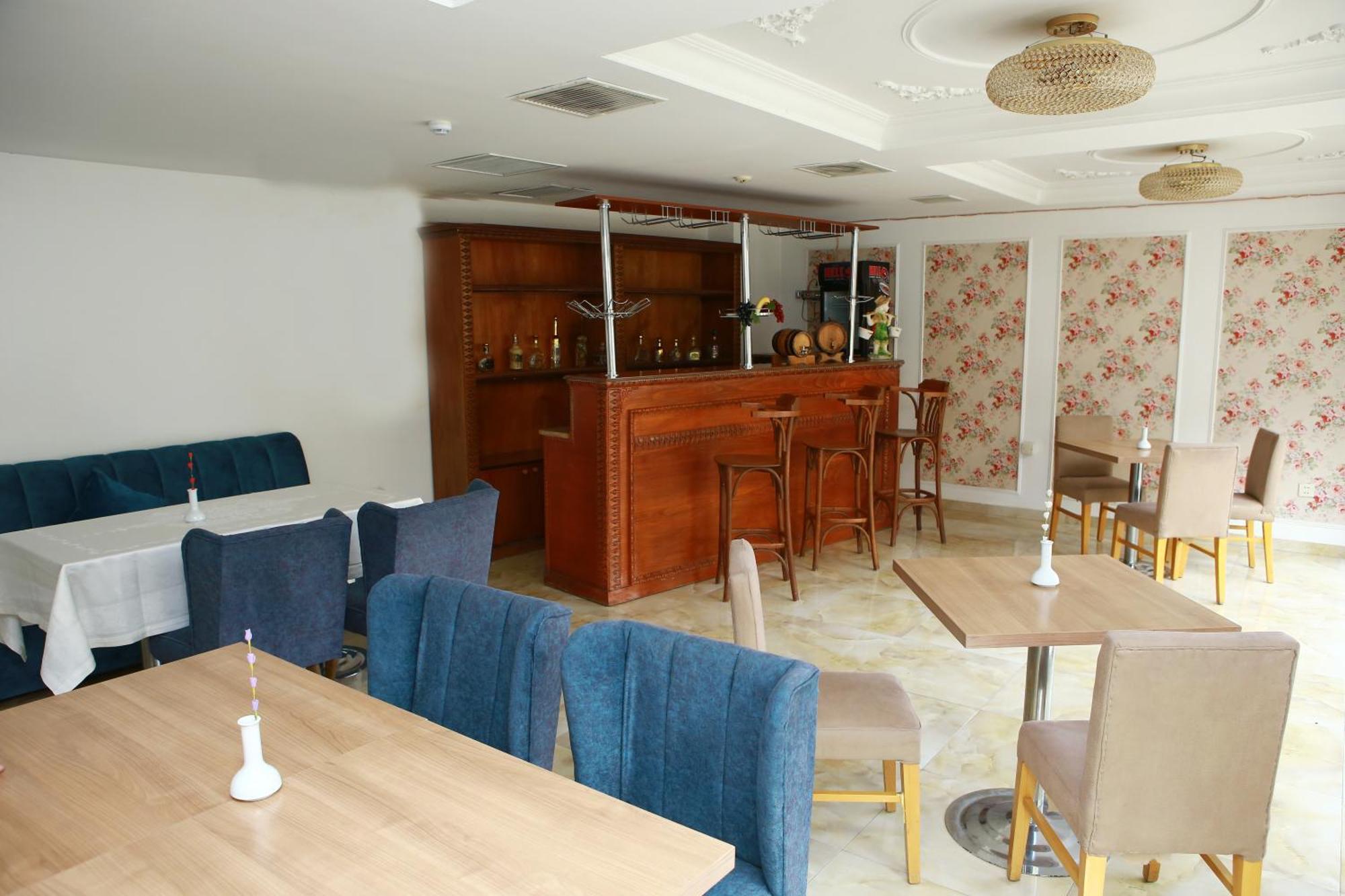 Deluxe Hotel Gandża Zewnętrze zdjęcie