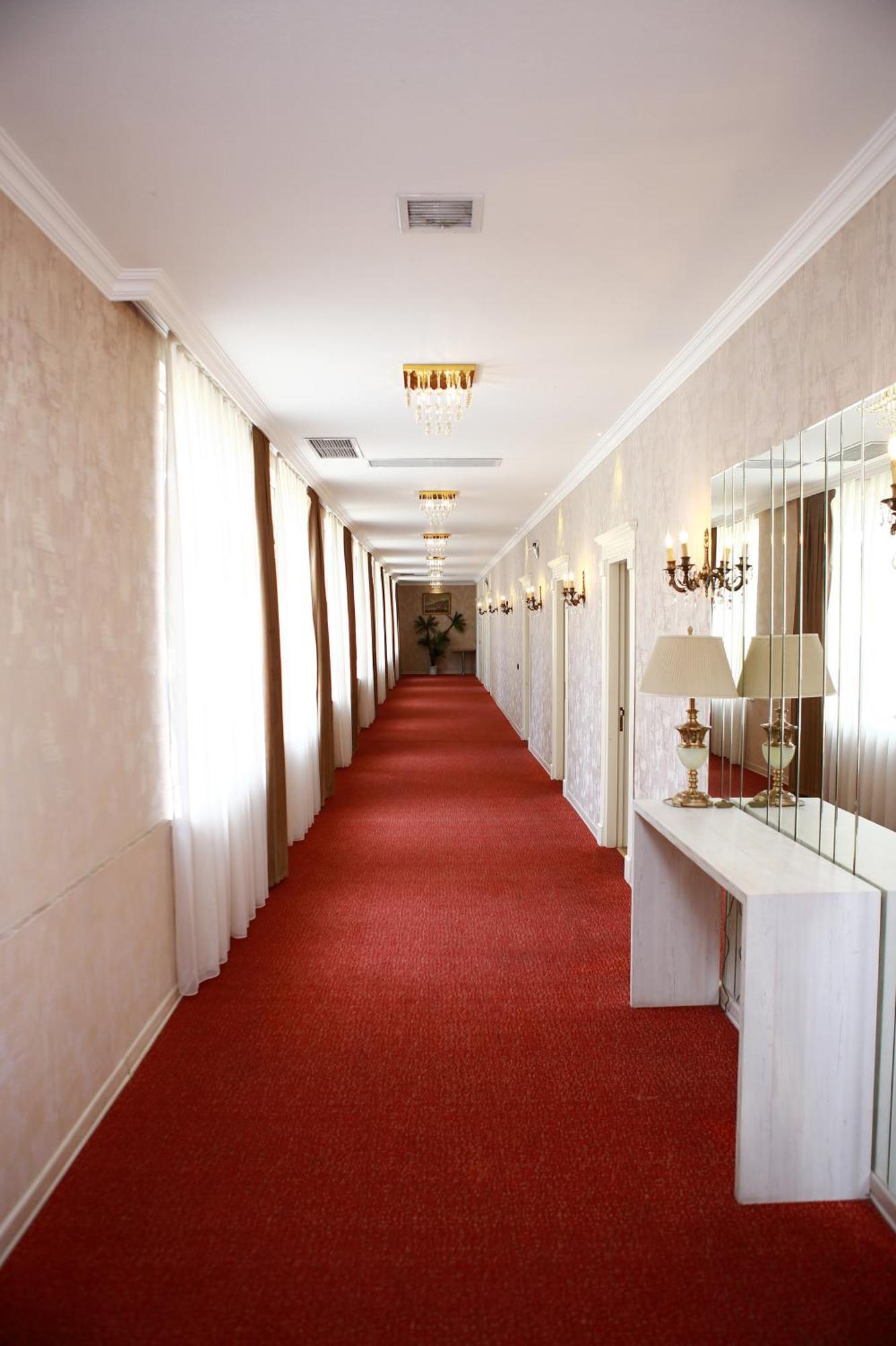 Deluxe Hotel Gandża Zewnętrze zdjęcie