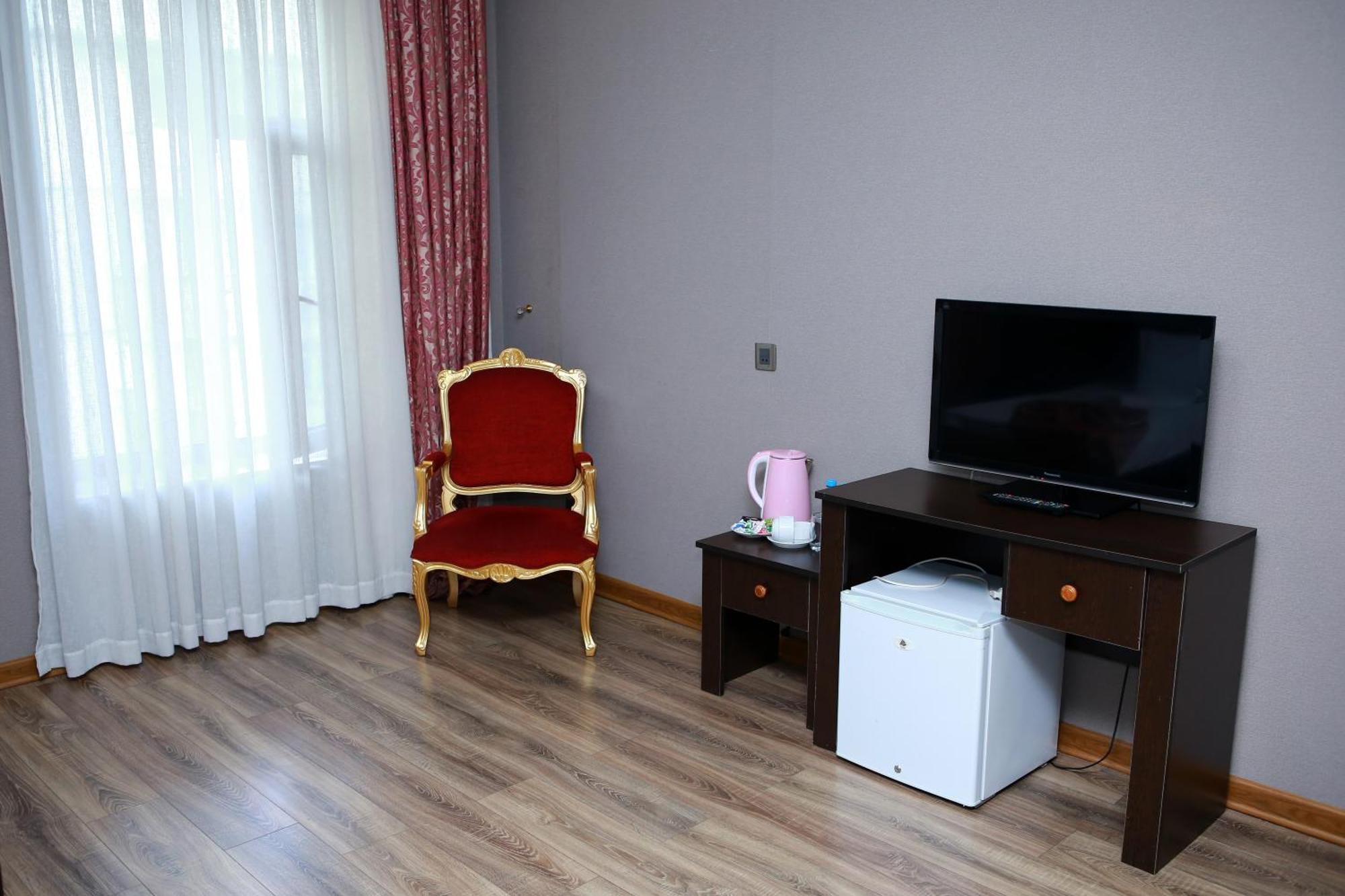 Deluxe Hotel Gandża Zewnętrze zdjęcie