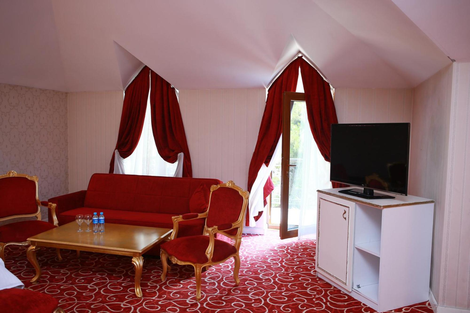 Deluxe Hotel Gandża Zewnętrze zdjęcie