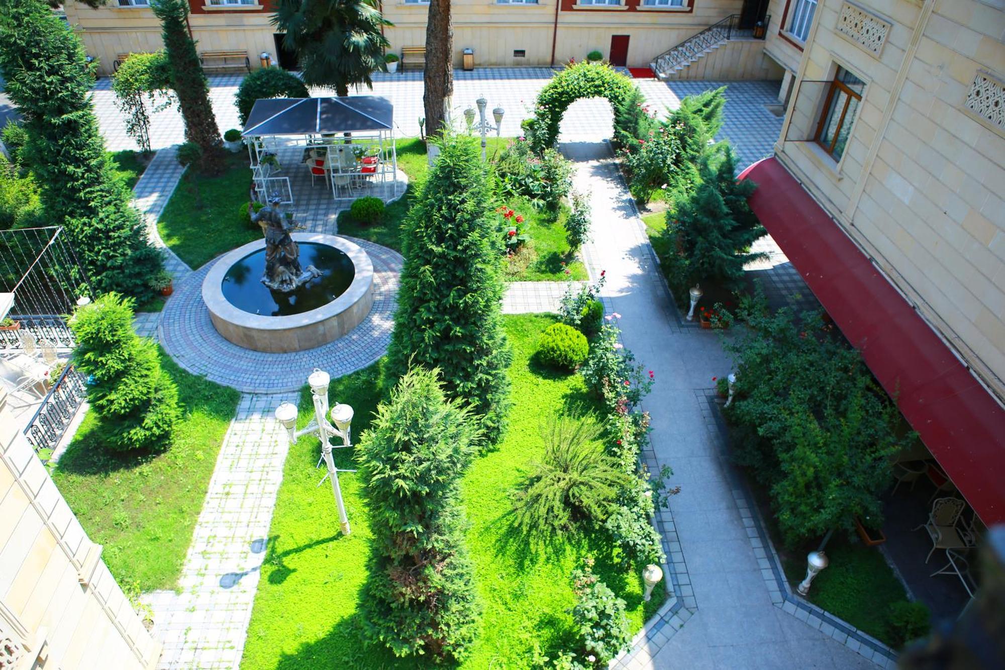 Deluxe Hotel Gandża Zewnętrze zdjęcie