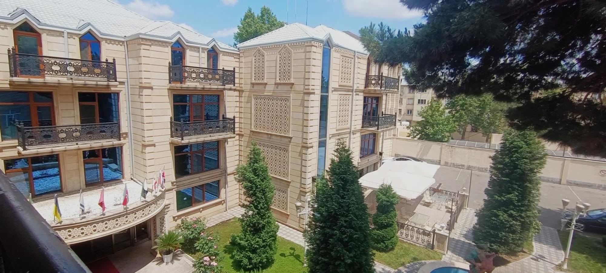Deluxe Hotel Gandża Zewnętrze zdjęcie